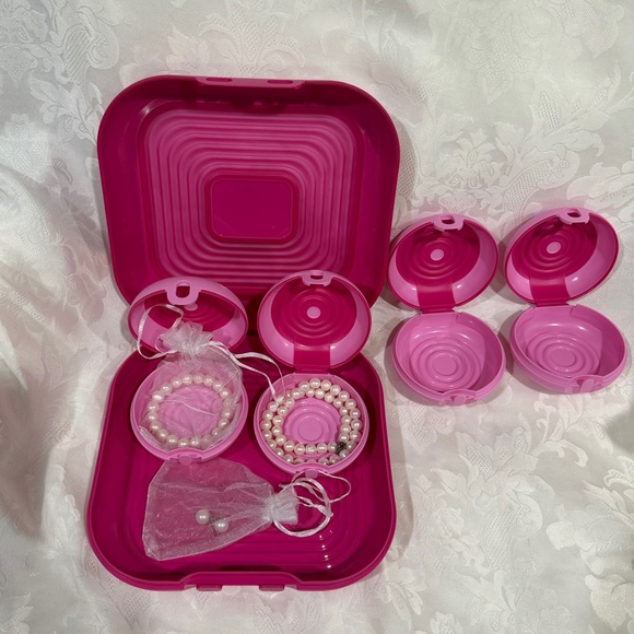 Tupperware Other - NEW (NIP) Tupperware Pink Stuffables Accessory Organizer (Jewelry not included)